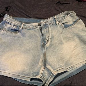 Rue 21 light colors Jean shorts 14